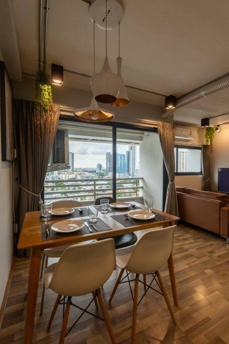 Apartment Cozy 2br Duplex-apartment In Thong Lor *