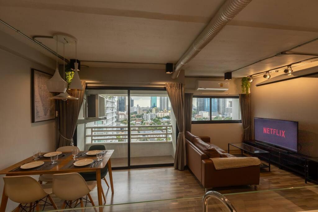 Cozy 2br Duplex-apartment In Thong Lor Bangkok